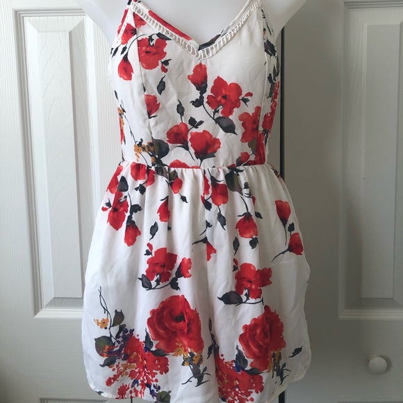 Women’s floral romper - Picture 2 of 2